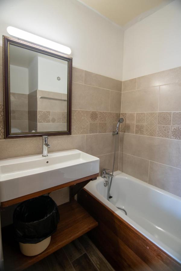 Appartements Et Chambres En Coeur De Ville Saint-Denis - Entree Autonome - Check In 14H30- Exterior foto