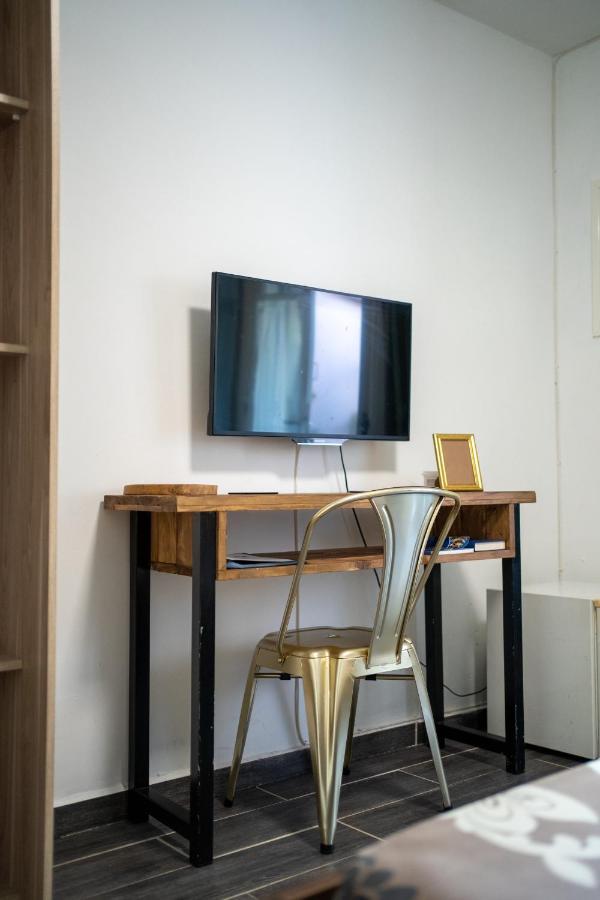 Appartements Et Chambres En Coeur De Ville Saint-Denis - Entree Autonome - Check In 14H30- Exterior foto