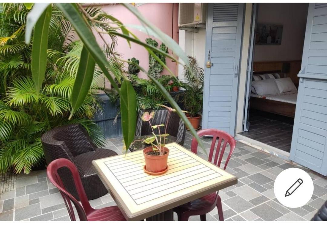 Appartements Et Chambres En Coeur De Ville Saint-Denis - Entree Autonome - Check In 14H30- Exterior foto