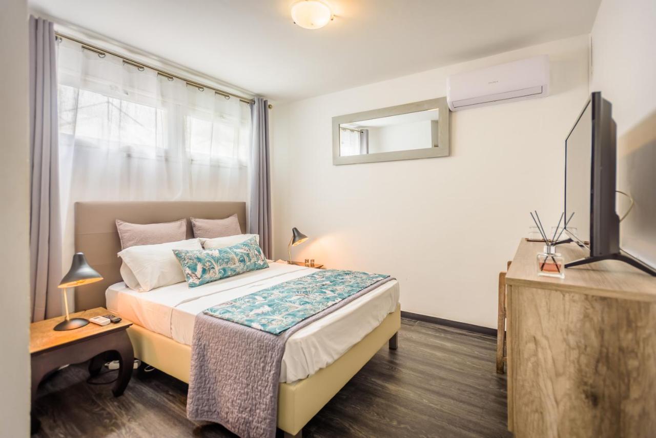 Appartements Et Chambres En Coeur De Ville Saint-Denis - Entree Autonome - Check In 14H30- Exterior foto