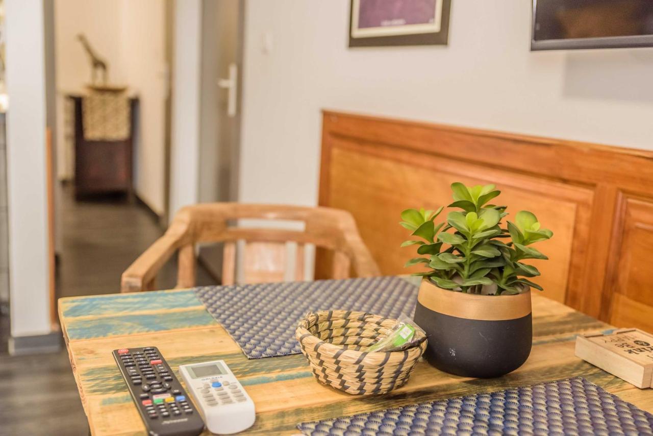 Appartements Et Chambres En Coeur De Ville Saint-Denis - Entree Autonome - Check In 14H30- Exterior foto
