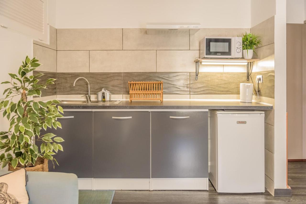 Appartements Et Chambres En Coeur De Ville Saint-Denis - Entree Autonome - Check In 14H30- Exterior foto